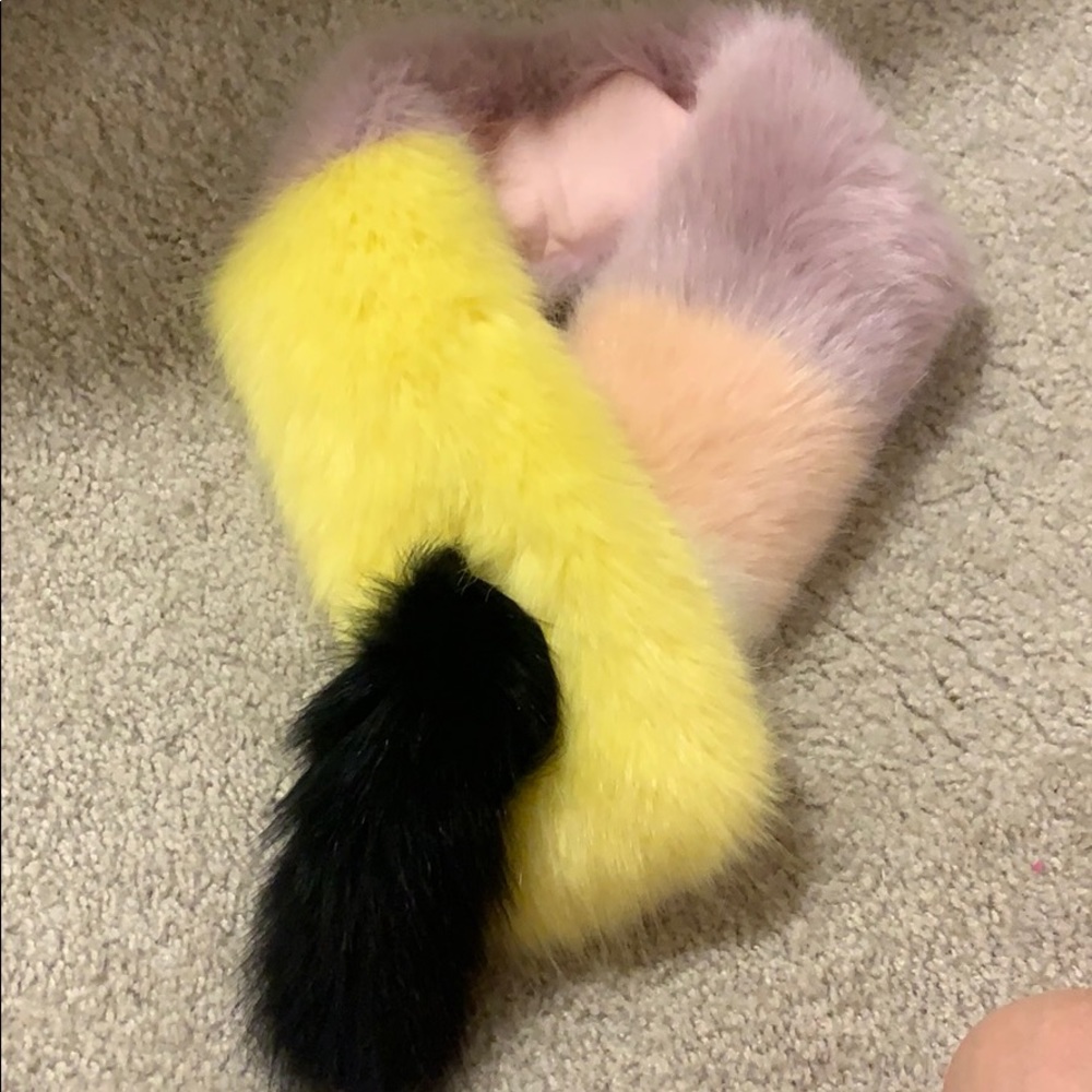 Scarf - Picture 2 of 3
